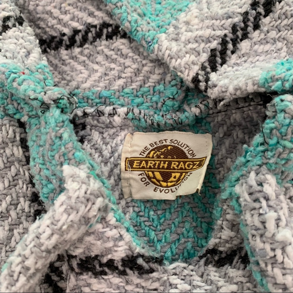 🏄🏼‍♀️Earth Ragz Sweater - Picture 2 of 5
